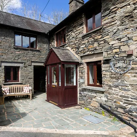 度假居 Fieldmouse *